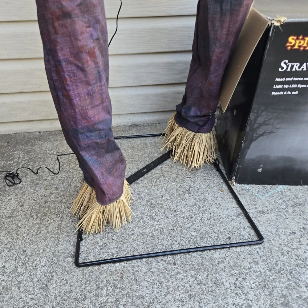 Spirit Halloween Strawman Scarecrow animated Talking prop W Box 6.6ft Eyes Light